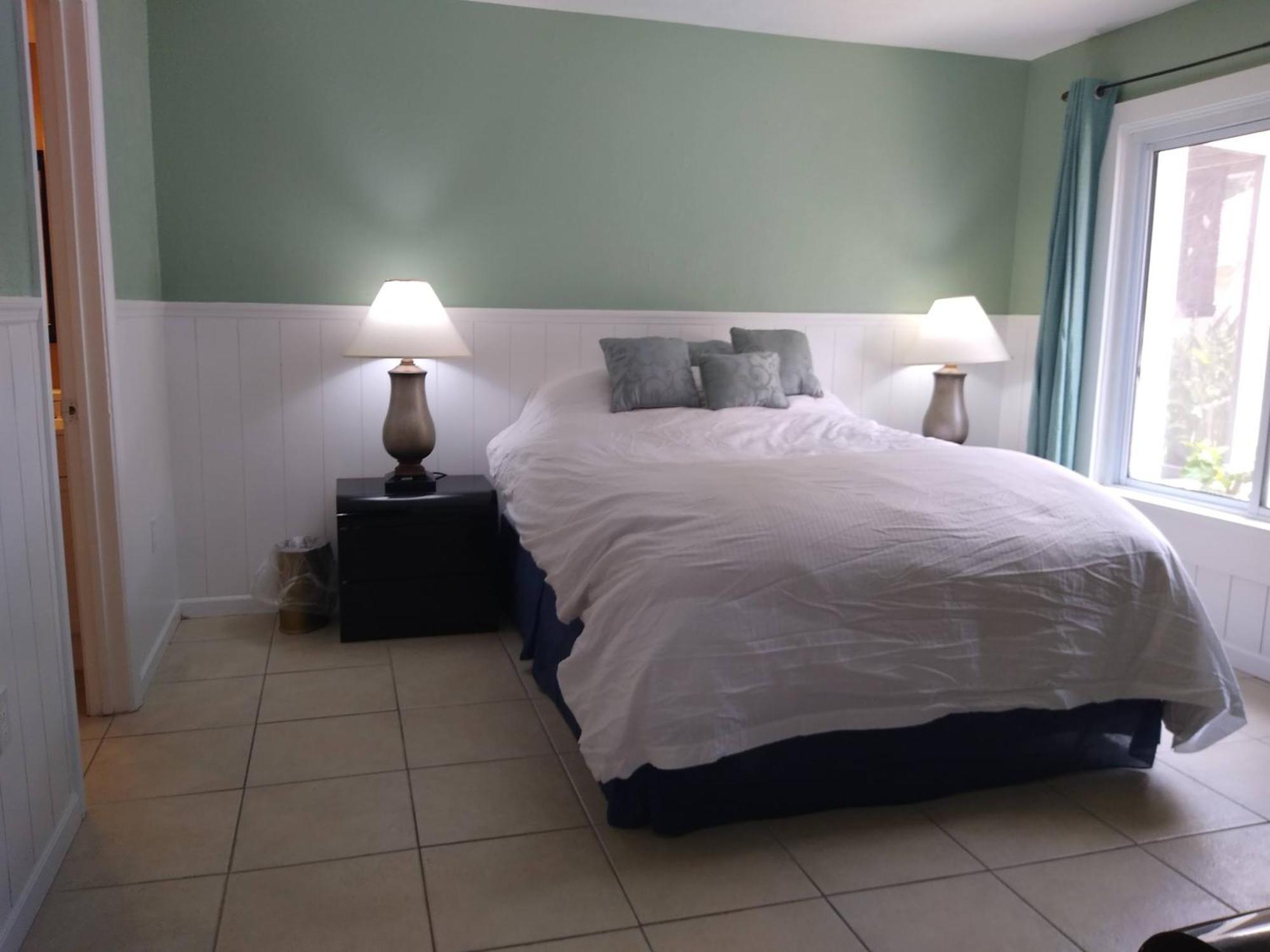 Affordable Two Bedroom Tropical Condo - Private Beach, Pools, Hot Tub Сейнт Питърсбърг Екстериор снимка